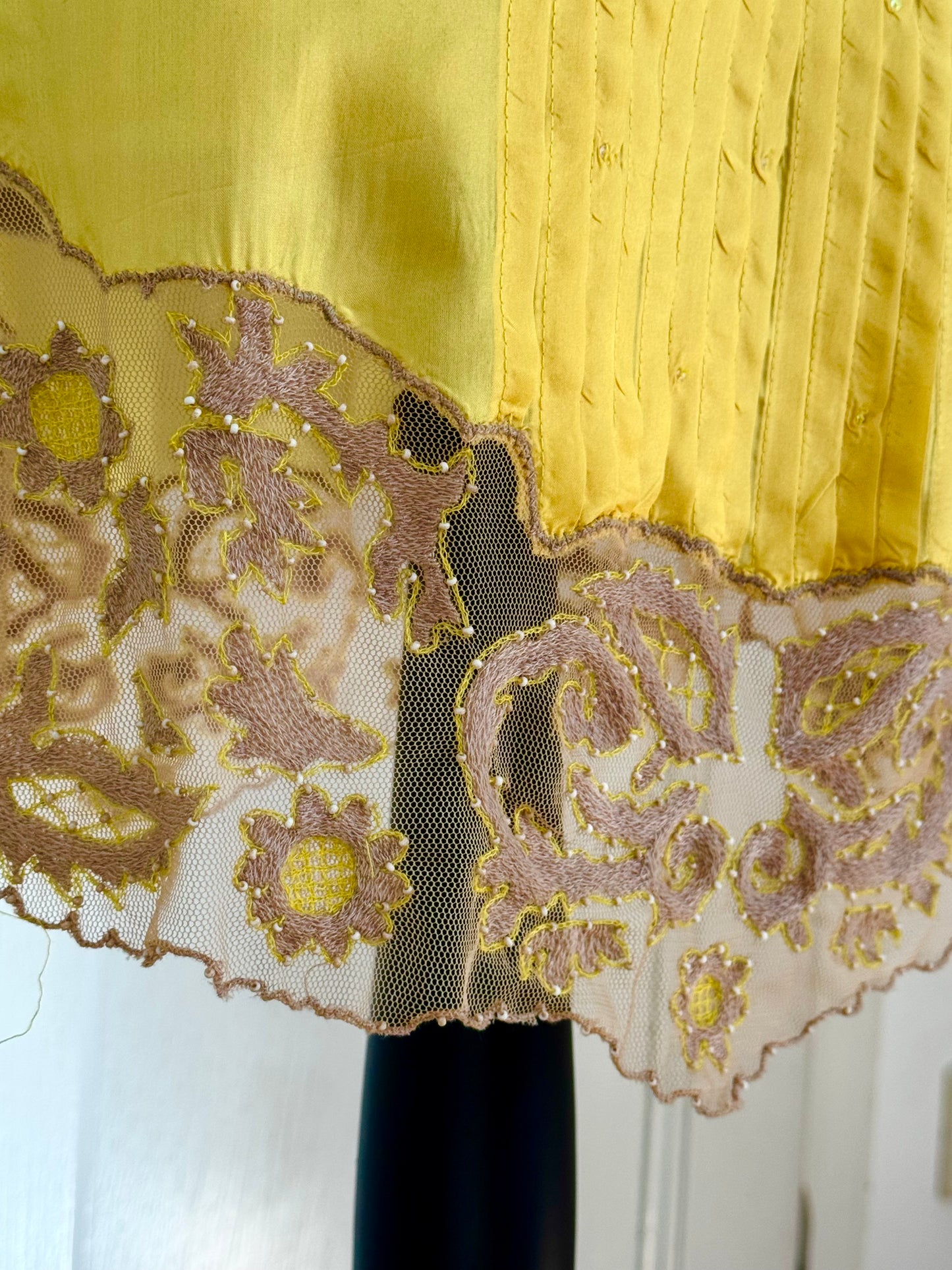 RUNWAY Blumarine 2008 Spring / Summer Silk Yellow Beaded Lace Dress (IT 44 / L)