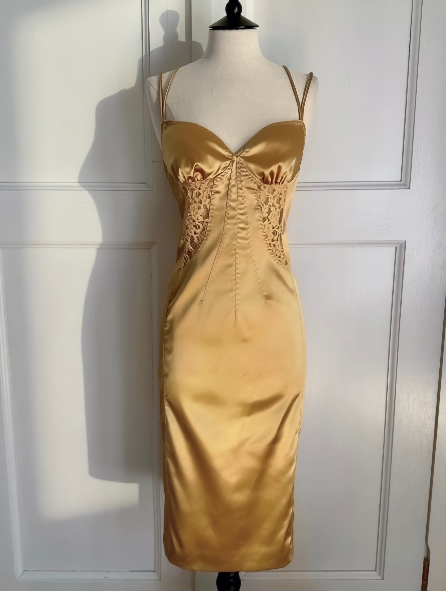 RUNWAY D&G Gold Fall / Winter 2003 Bodycon Corset Dress With Lace (L) Ciao Kasia RUNWAY D&G Gold Fall / Winter 2003 Bodycon Corset Dress With Lace (L) Ciao Kasia