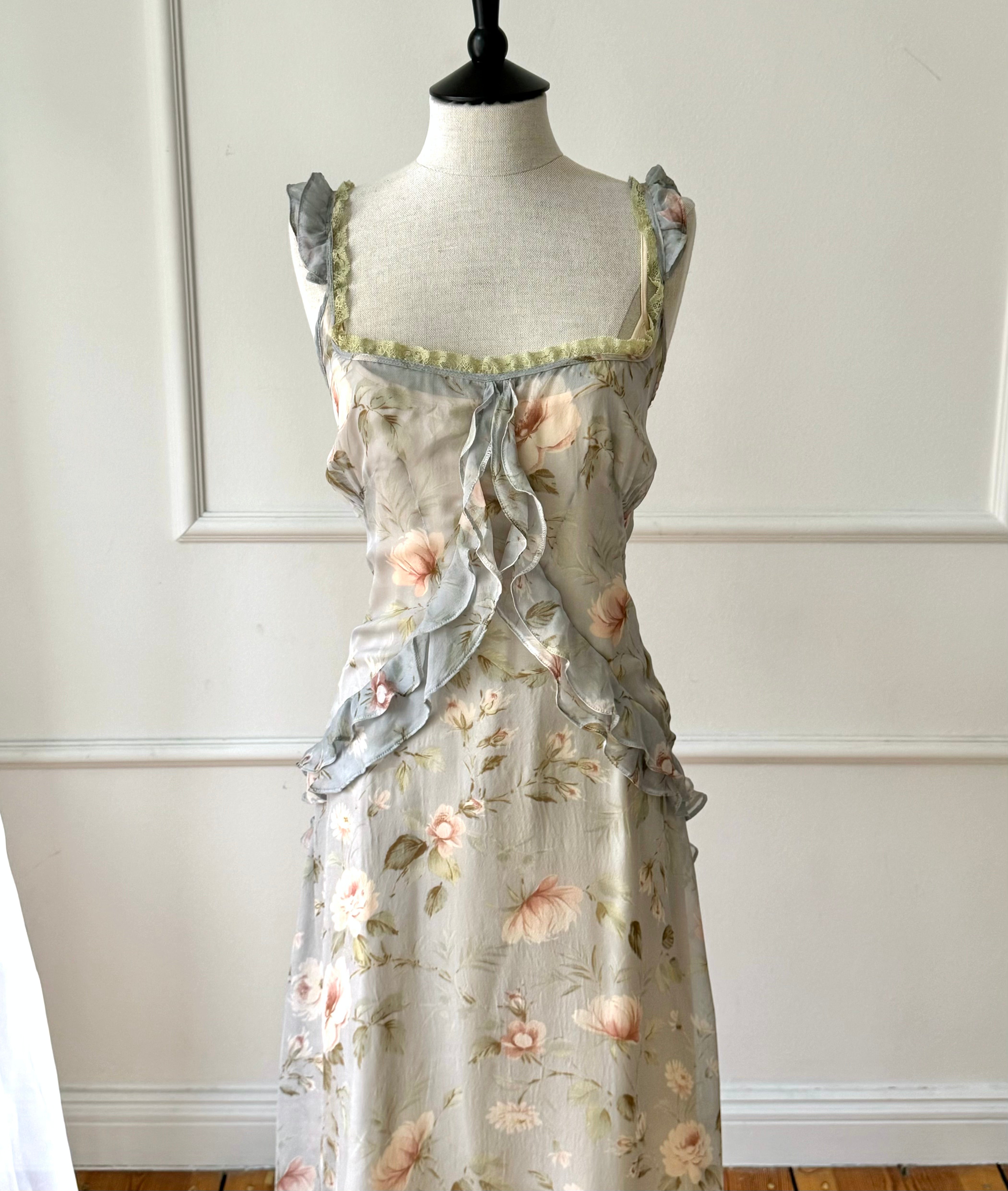 Dolce Gabbana D&G Blue Floral Silk Dress Spring / Summer 2004 (S-M Dolce Gabbana D&G Blue Floral Silk Dress Spring / Summer 2004 (S-M