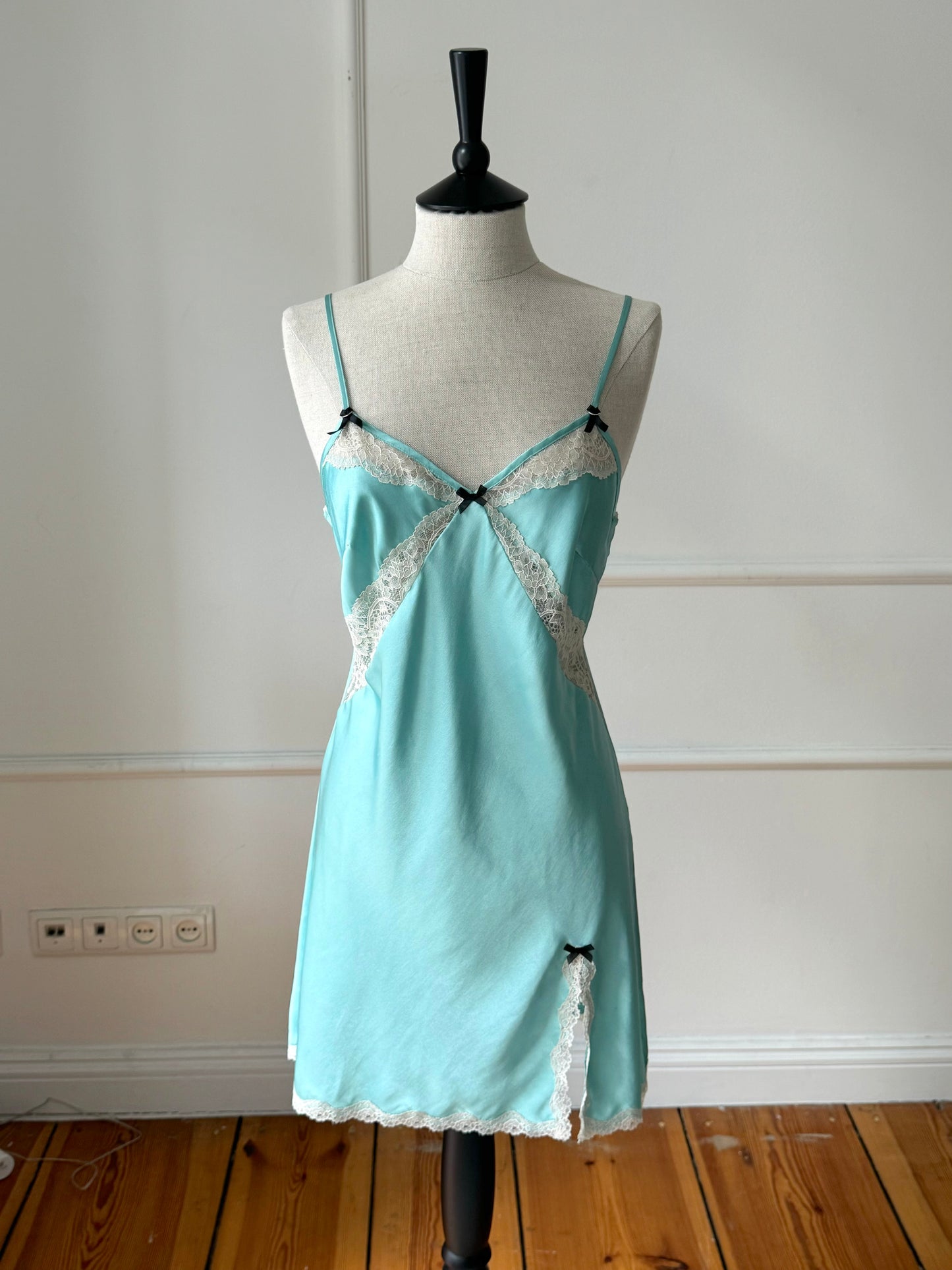 Vintage Victoria's Secret Slip Dress In Blue (M-L)