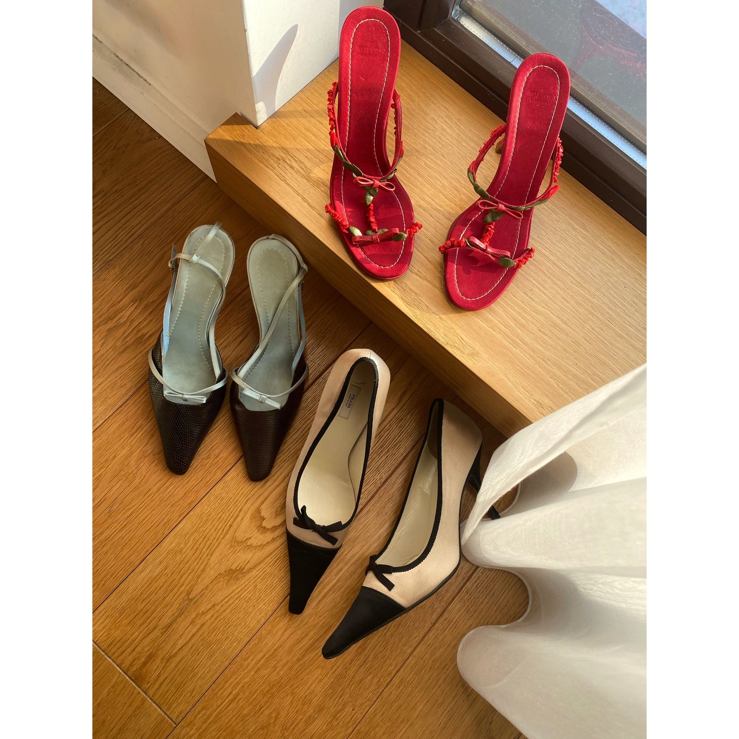 Valentino Garavani Red Flower Sandals (EU 37)