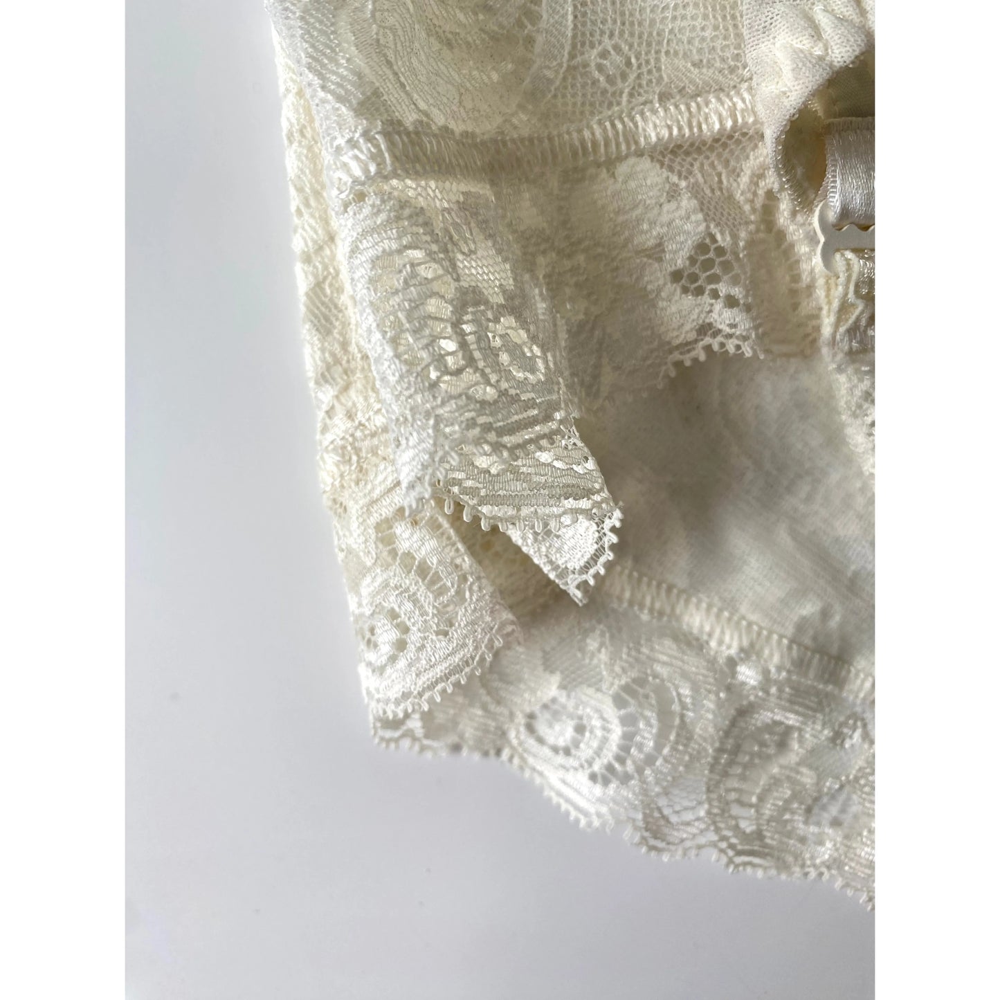 Reworked Romantic Vintage Corset with Satin Rose (75 C / M)