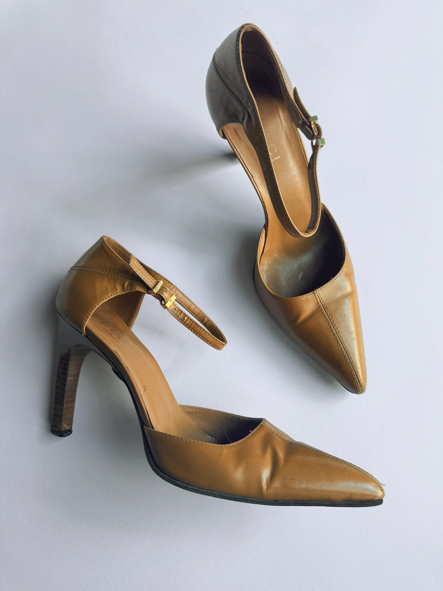 Vintage Gucci Ankle Strap Heels in Cognac (EU 38)