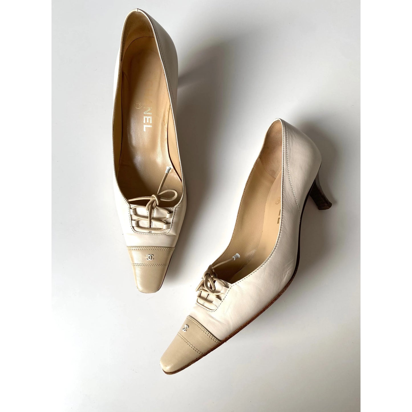 Chanel Beige Pumps (EU 39.5 / US 38,5)