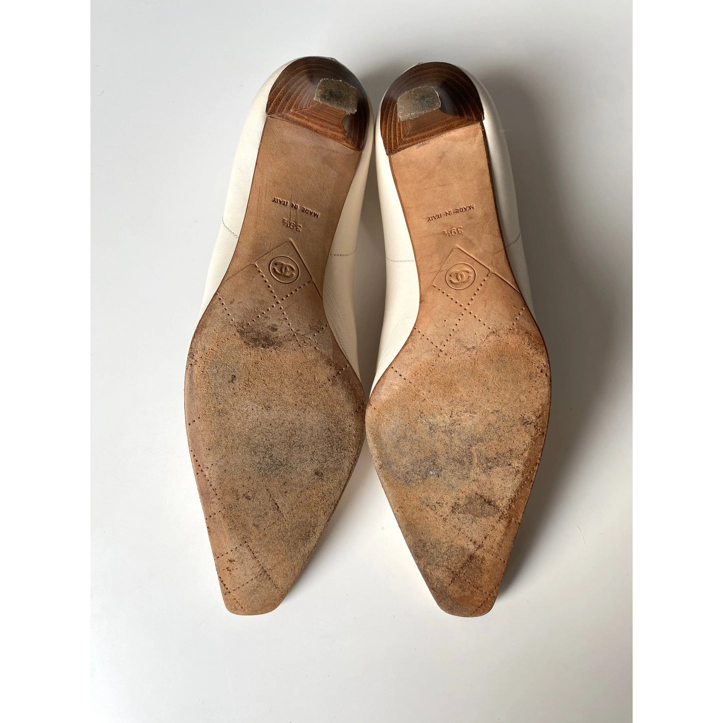 Chanel Beige Pumps (EU 39.5 / US 38,5)