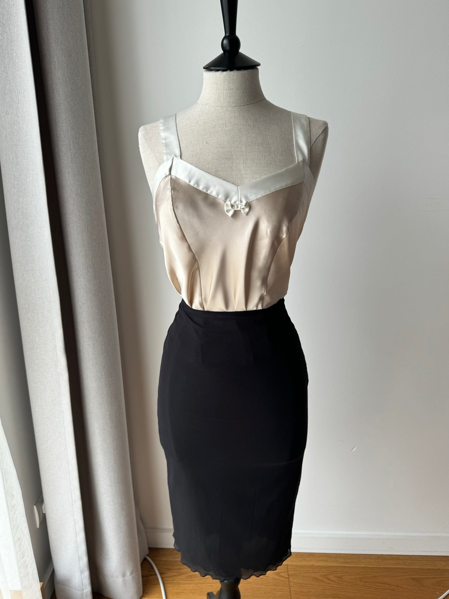 Vintage Bow Slip Top in Caffe Latte (M)