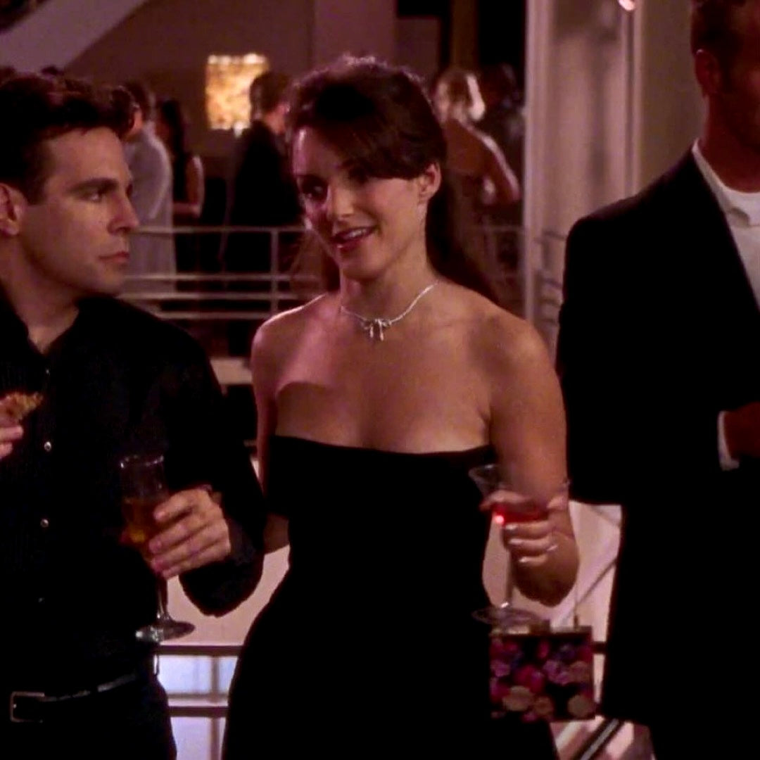 ICONIC Christian Dior CD Gold-plated Bow Ribbon Necklace in Gold