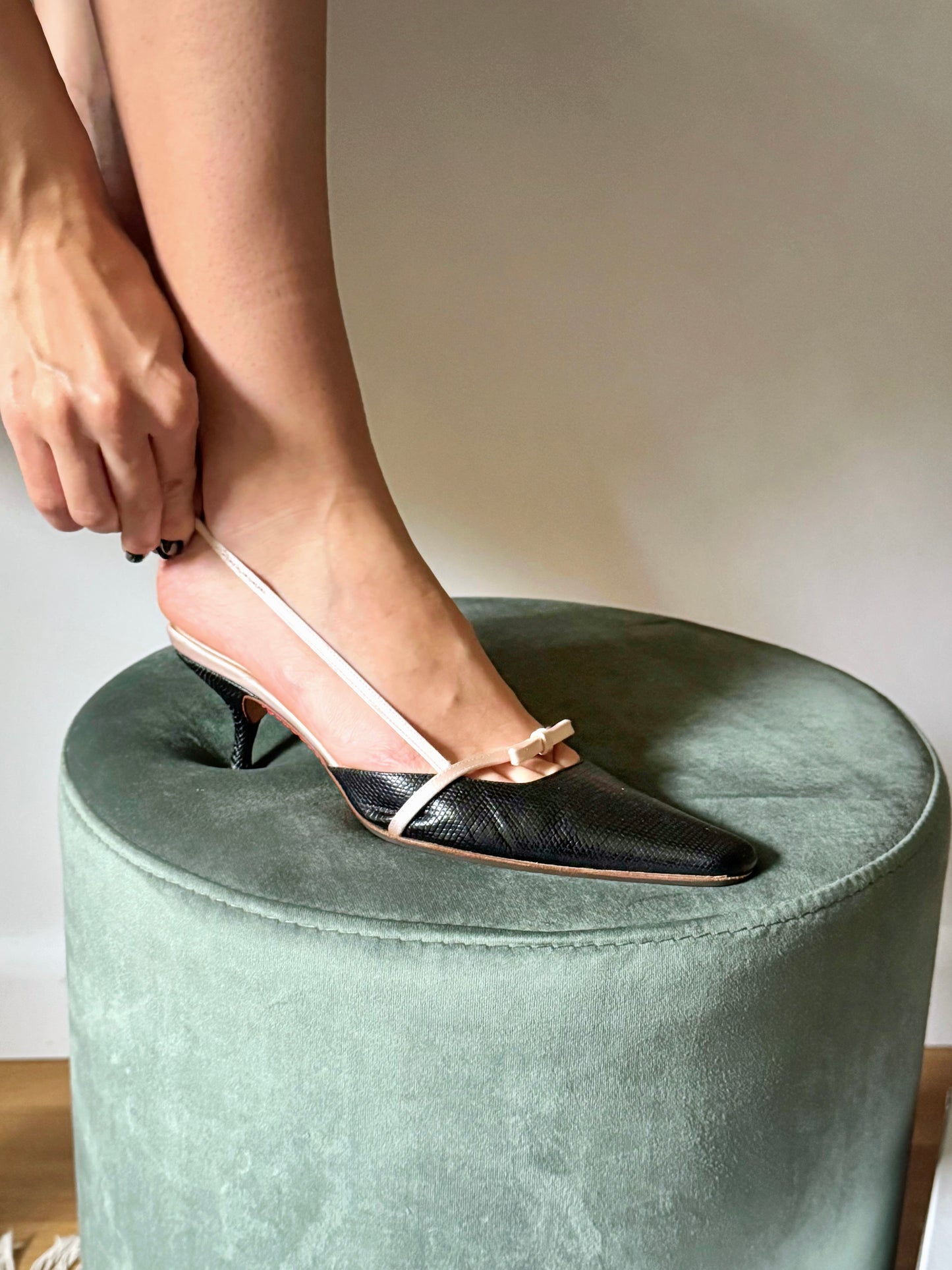 Valentino Garavani Bow Kitten Heels (EU 38)