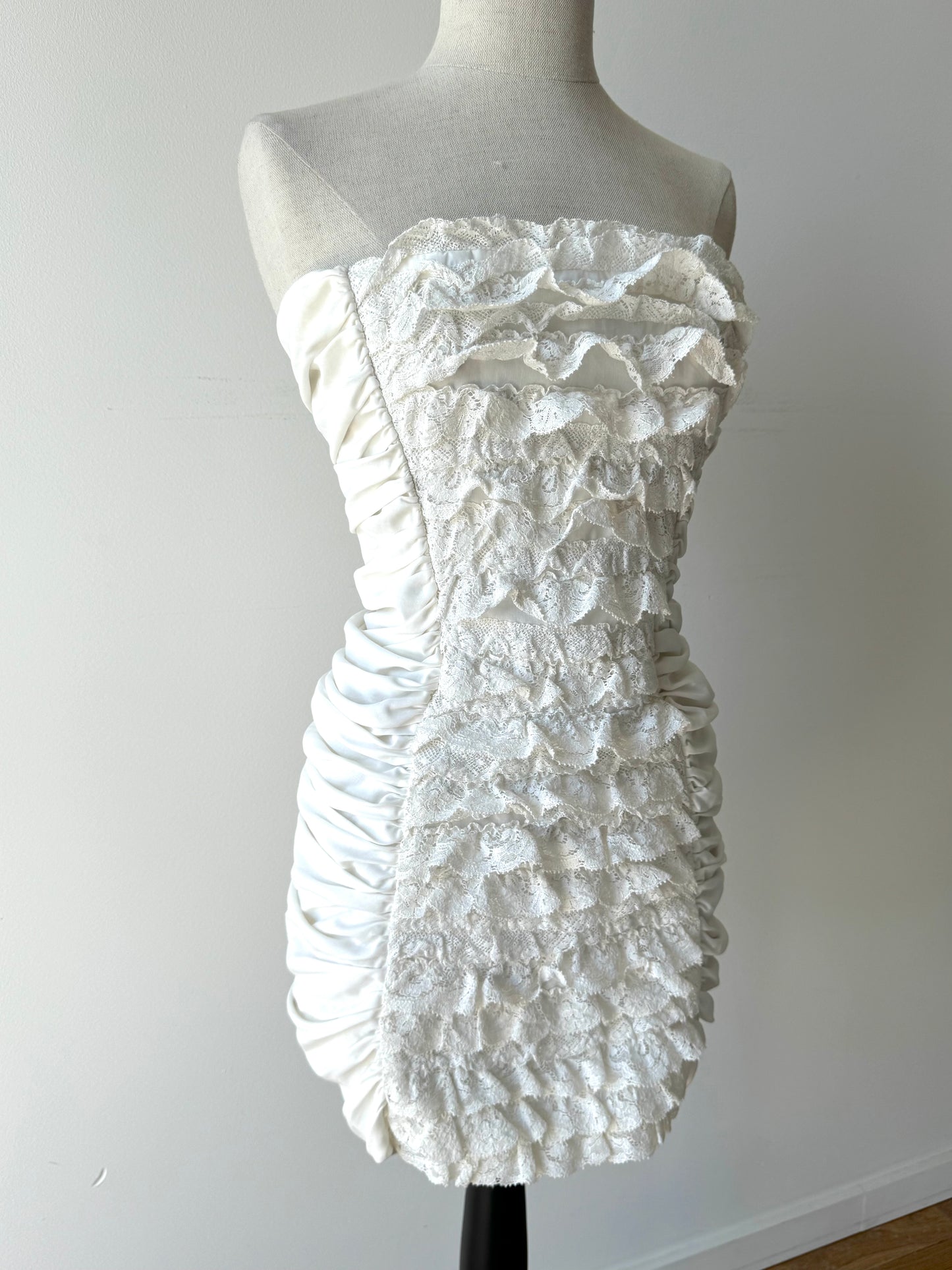 RUNWAY D&G Dolce Gabbana White Lace Corset Dress (IT 40 / S)