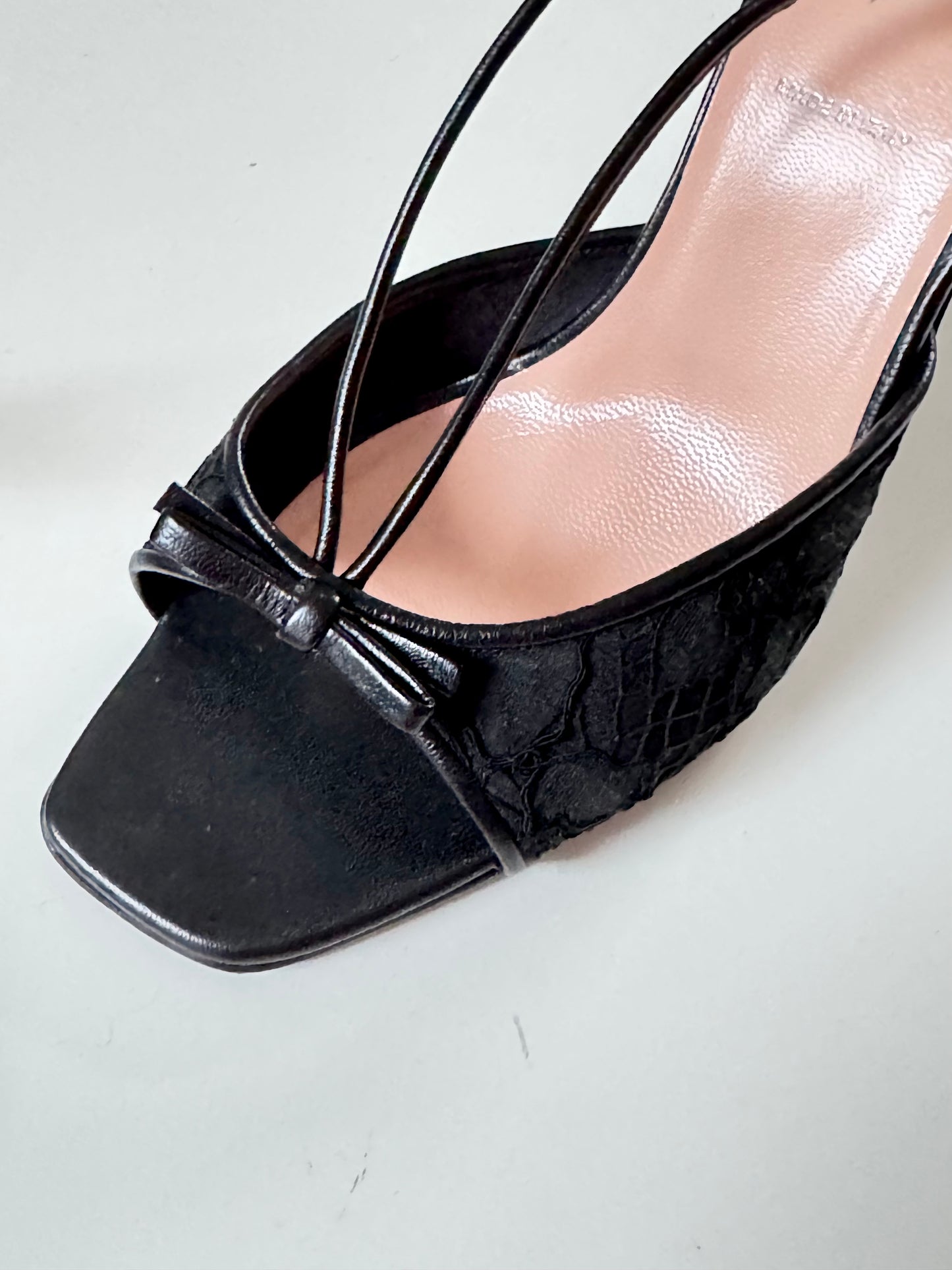 ICONIC Prada Vintage Bow Heels (EU 39,5)