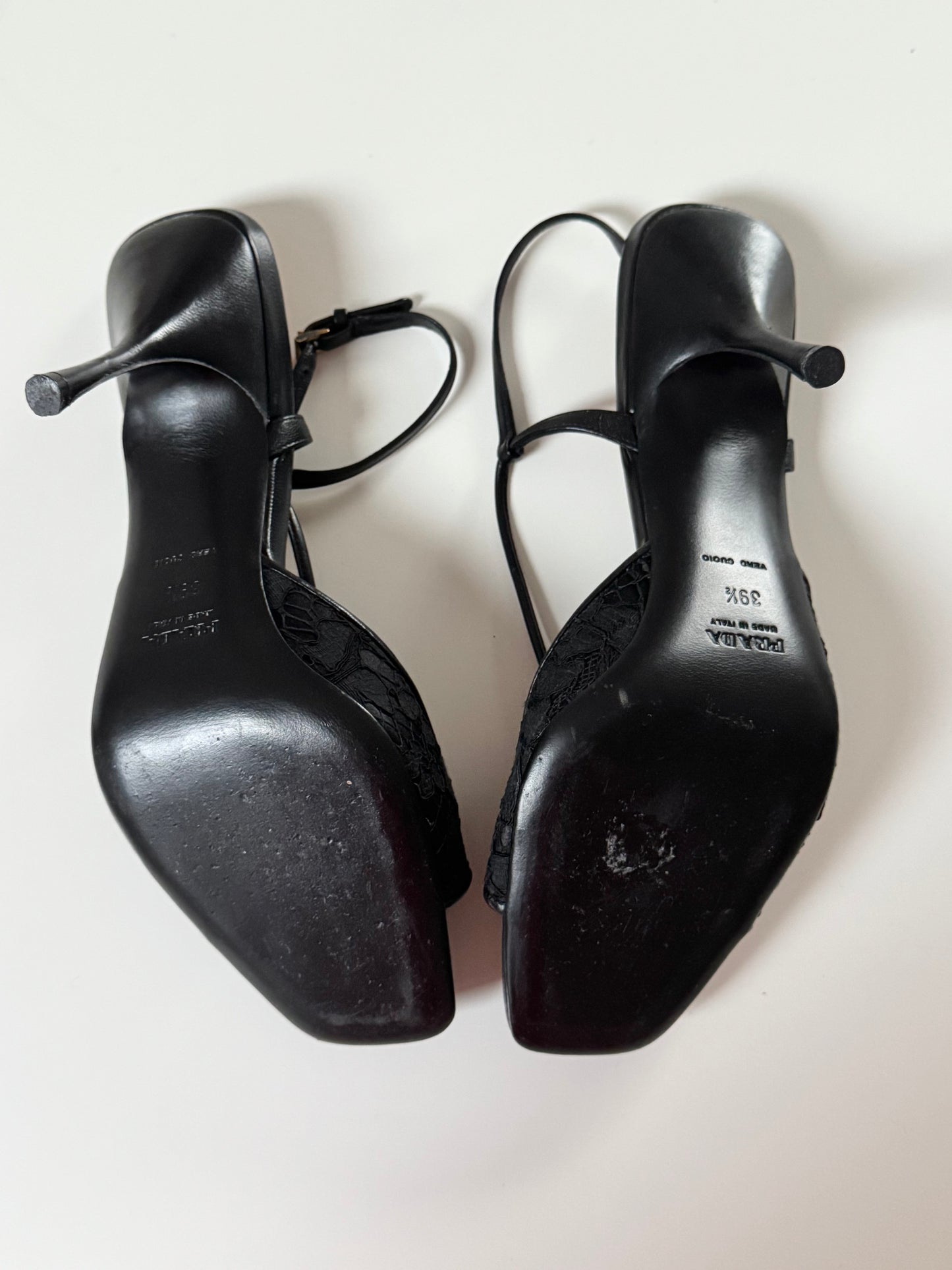 ICONIC Prada Vintage Bow Heels (EU 39,5)
