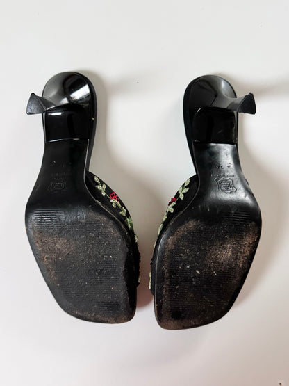 Dolce Gabbana Vintage 1998 F / W Strawberry Velvet Mules (EU 38)