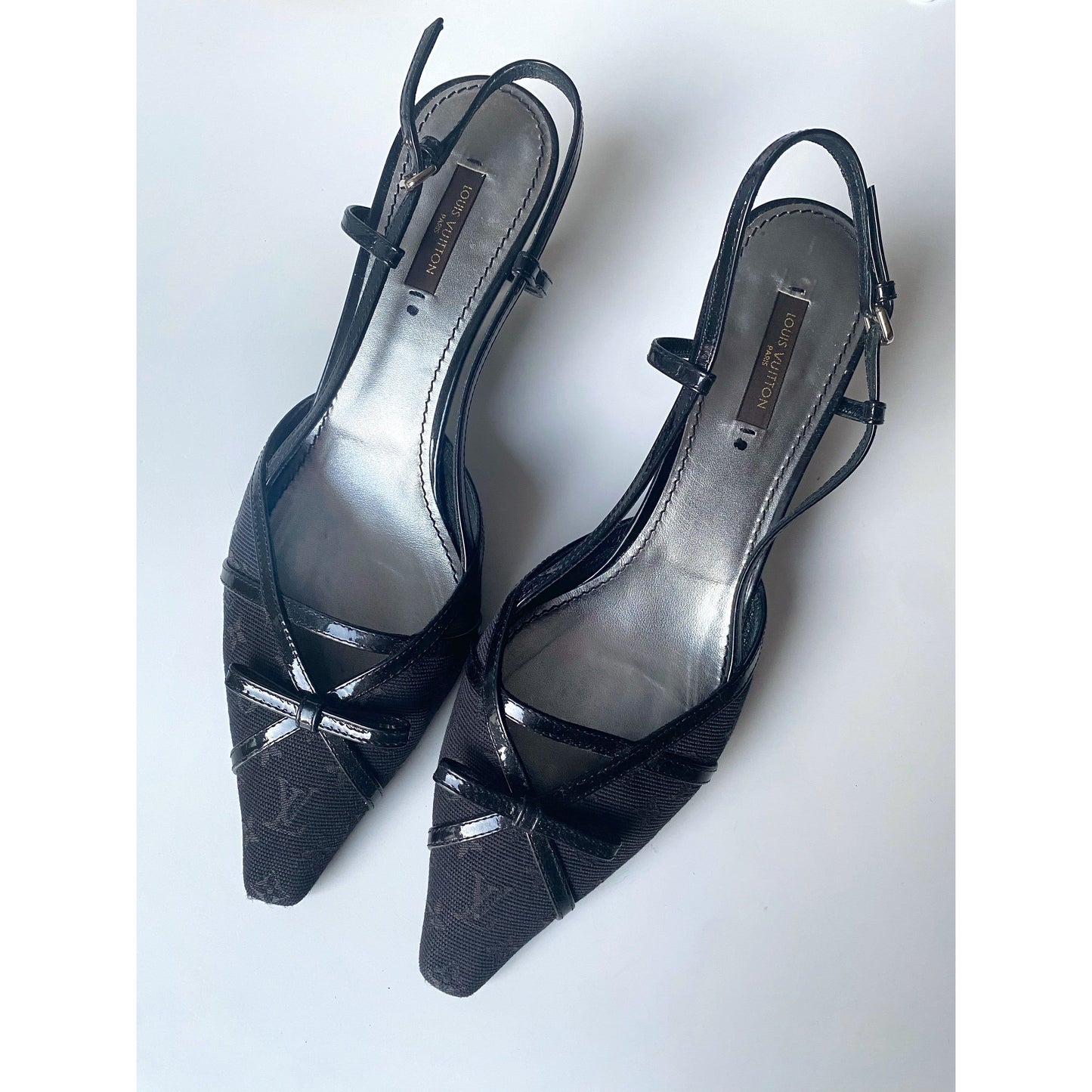 Louis Vuitton Bow Kitten Heels (EU 39 / US 8)