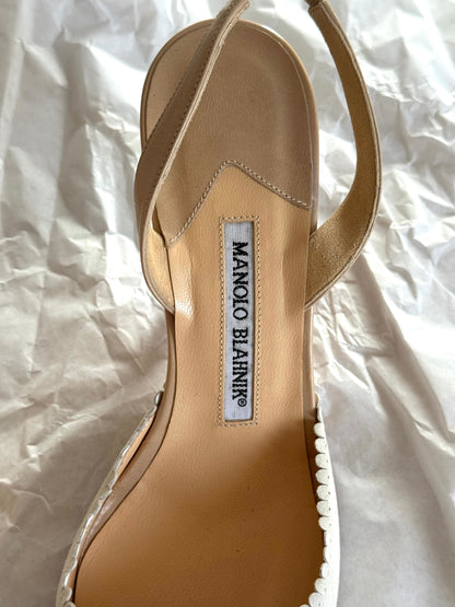 Manolo Blahnik Vintage Eyelet Heels In Beige & Ecru (EU 39,5)