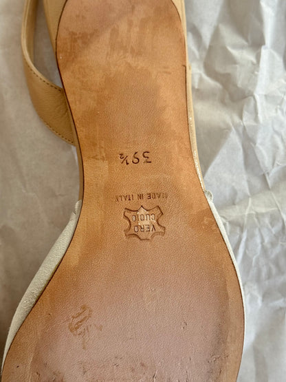 Manolo Blahnik Vintage Eyelet Heels In Beige & Ecru (EU 39,5)