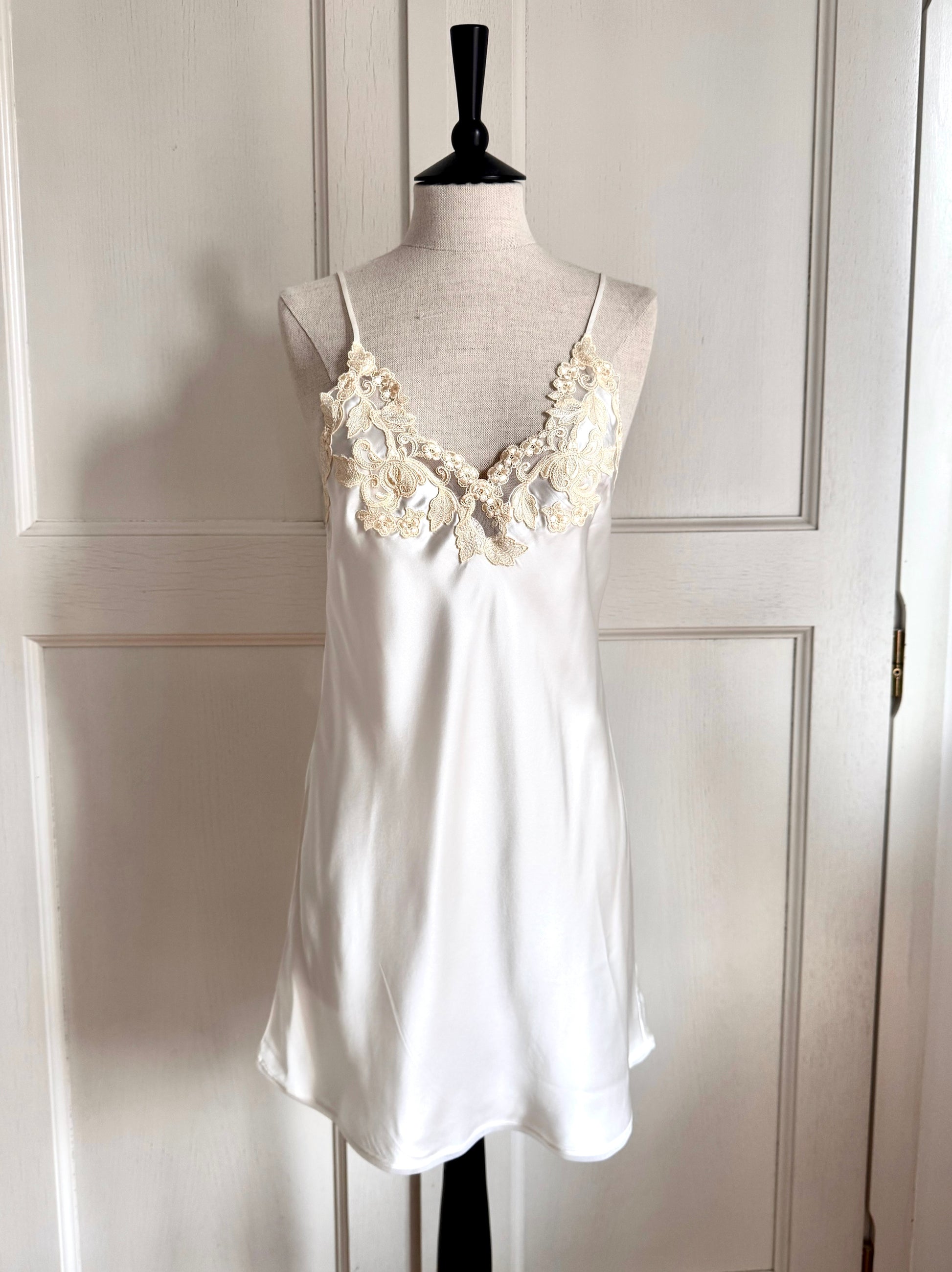 ICONIC La Perla 1990s Vintage Slip Dress White & Écru (S) – Ciao Kasia