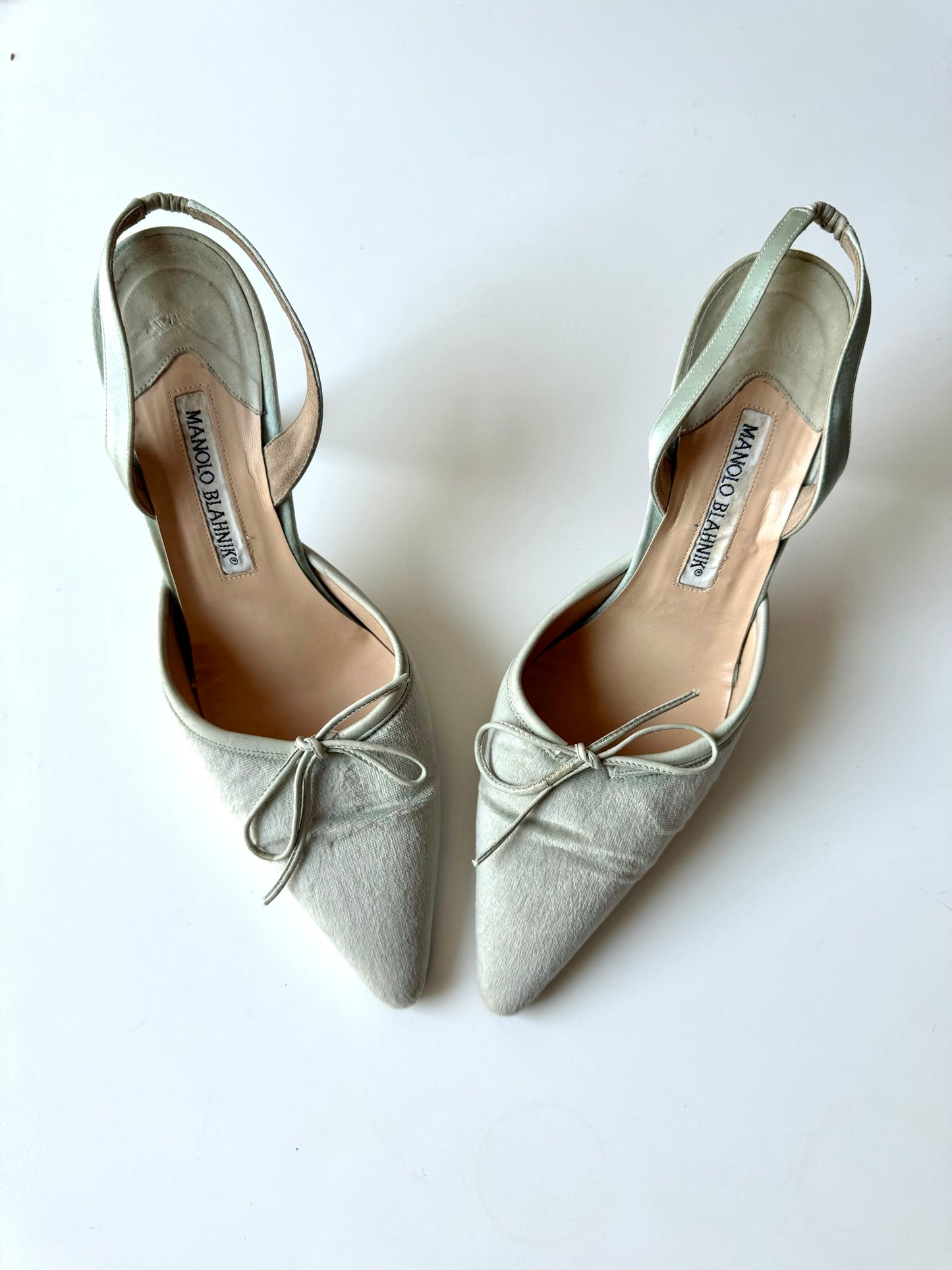 Manolo Blahnik Bow Pumps (EU 38)