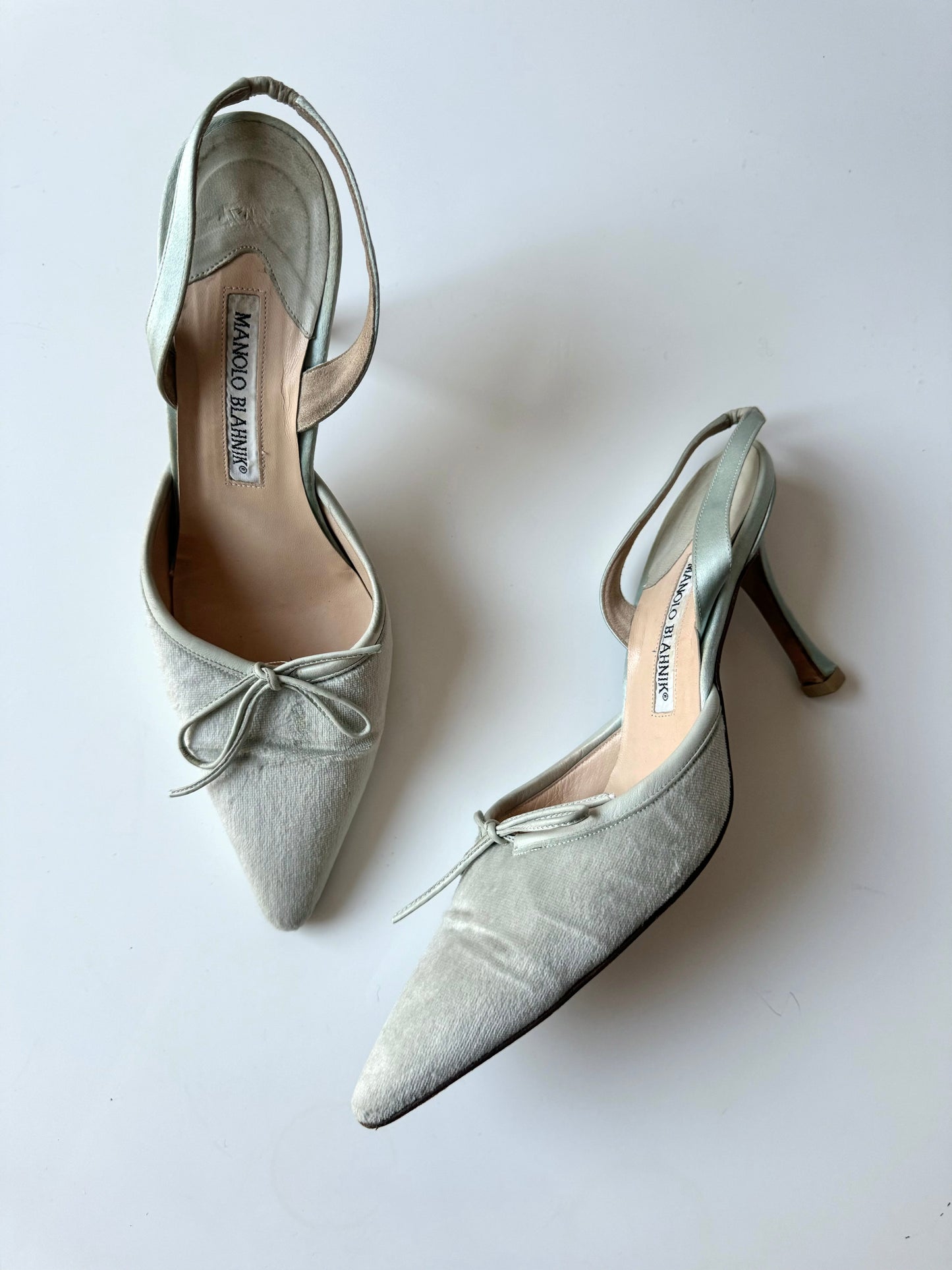 Manolo Blahnik Bow Pumps (EU 38)