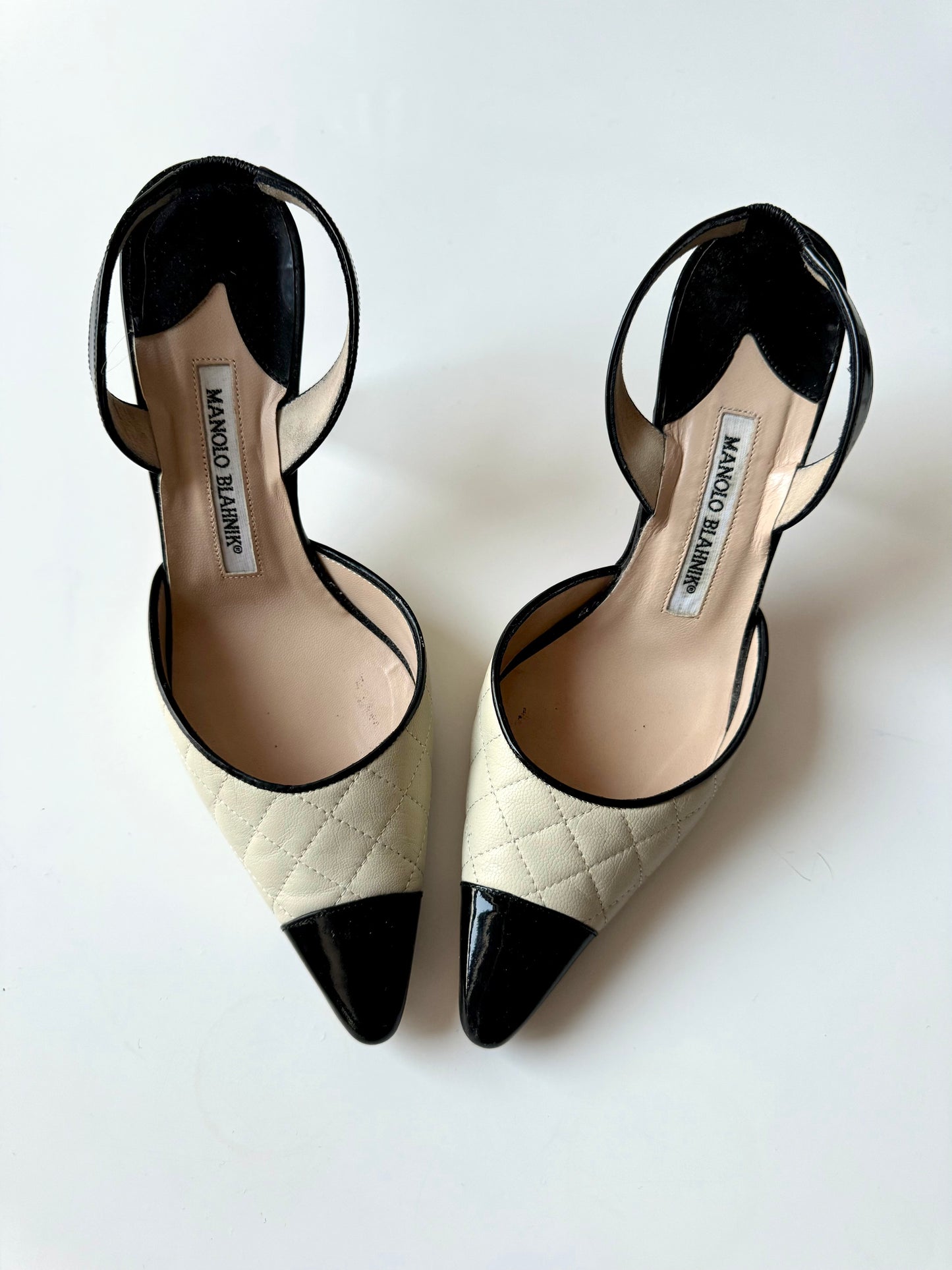 Manolo Blahnik Bicolor Cream & Black Pumps (EU 37)