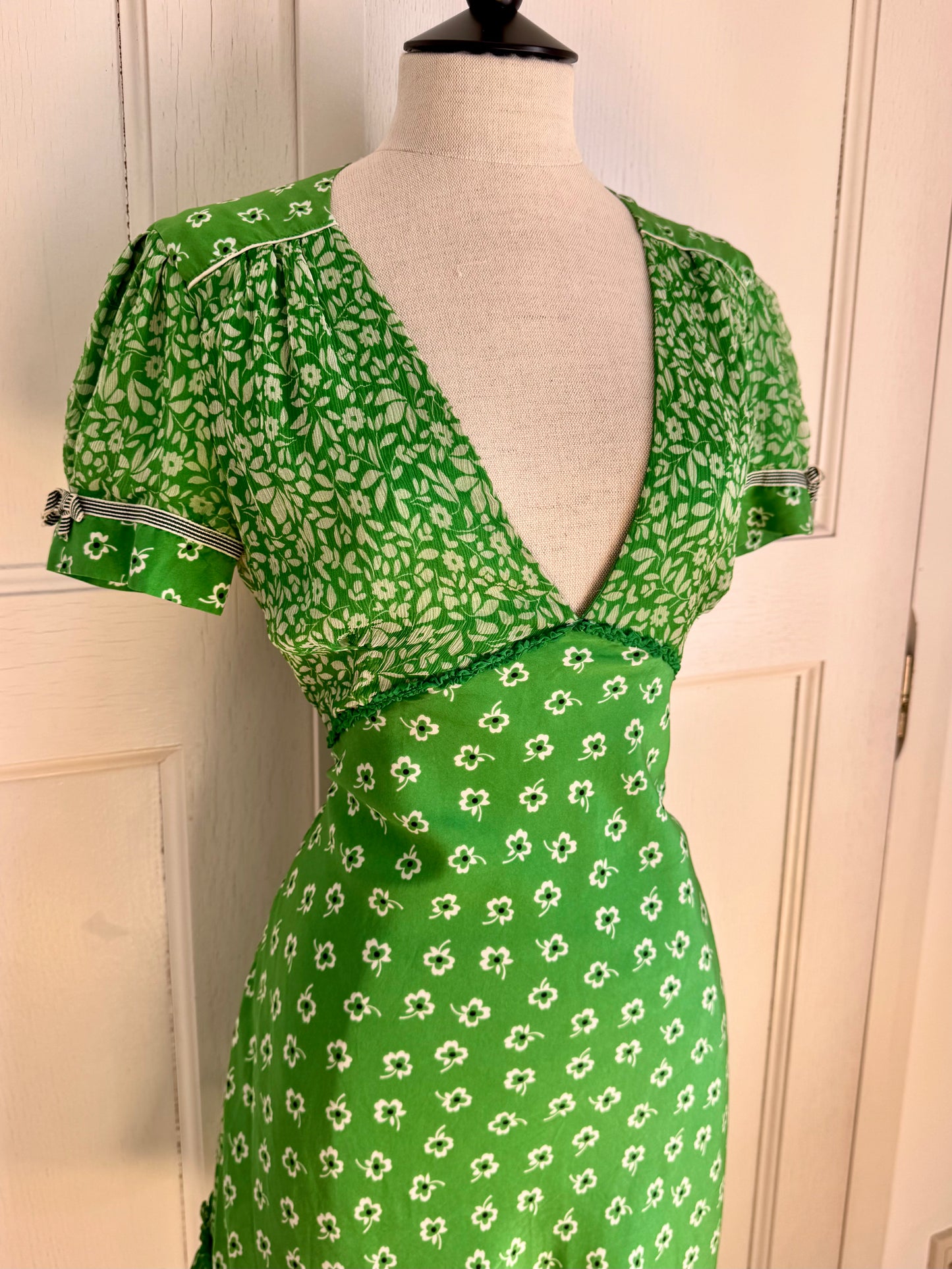 Dolce Gabbana D&G Vintage Silk Green Floral Mini Dress (S-M)