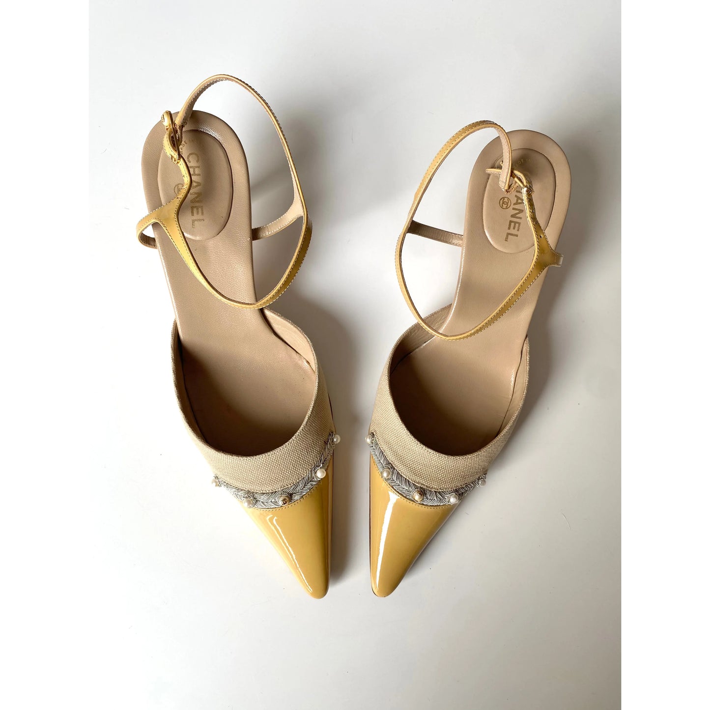 RARE Vintage Chanel Pearl Slingback Kitten Heels 90s (EU 37)