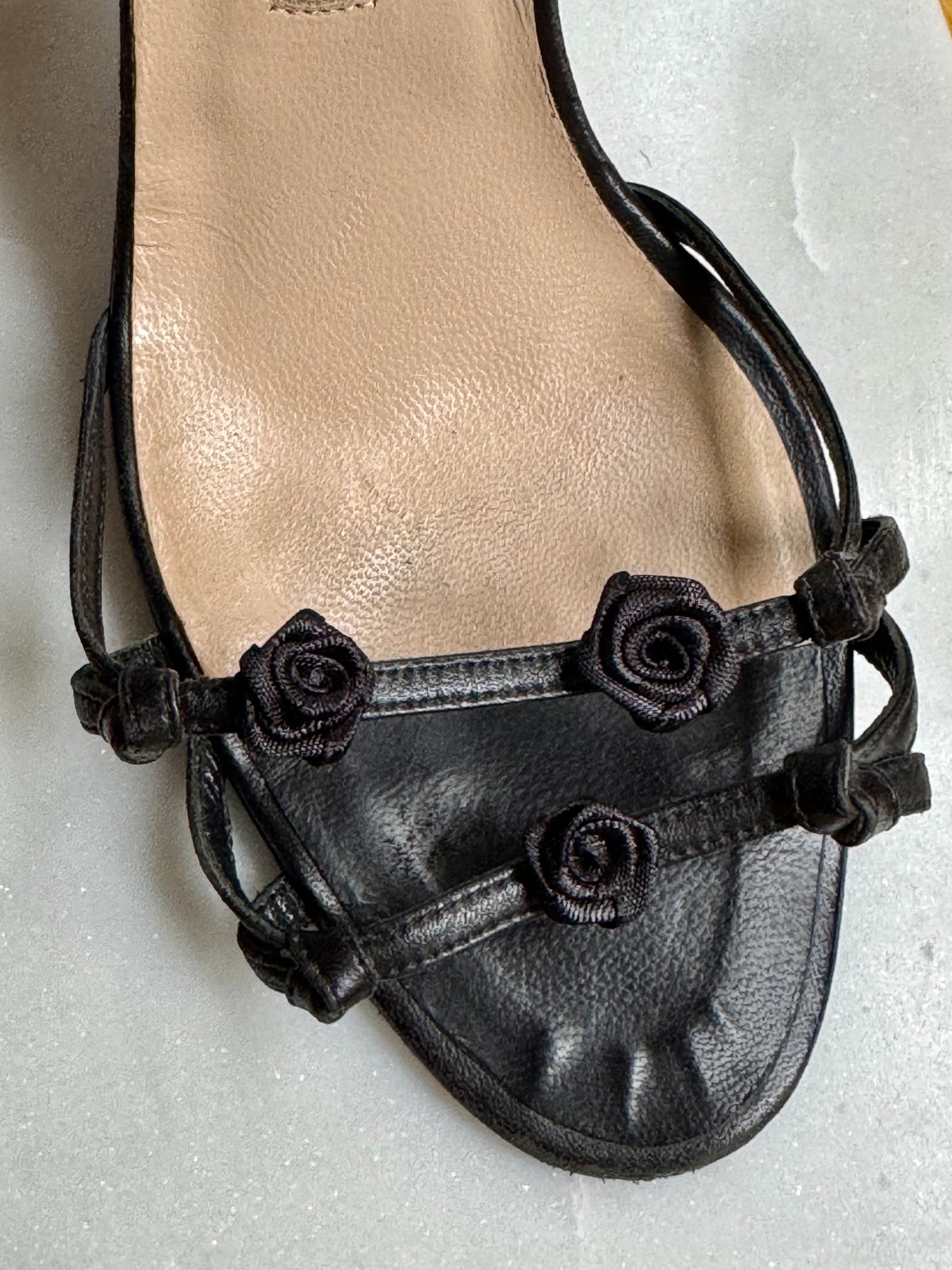 Manolo Blahnik Vintage Rose Sandals (EU 38,5)